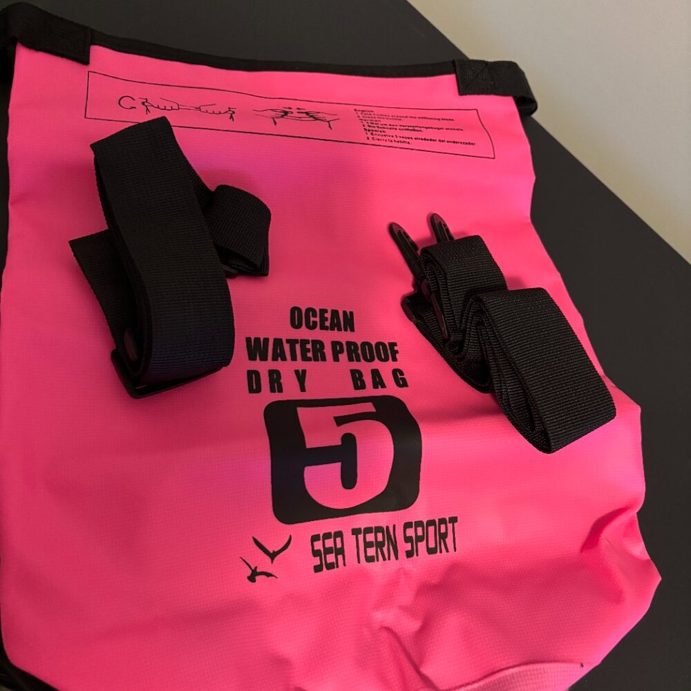Ocean Waterproof Dry Bag in Hot Pink - NEW IN BAG